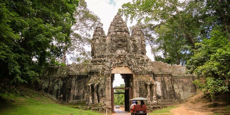 Angkor Bayon Temple Ruins